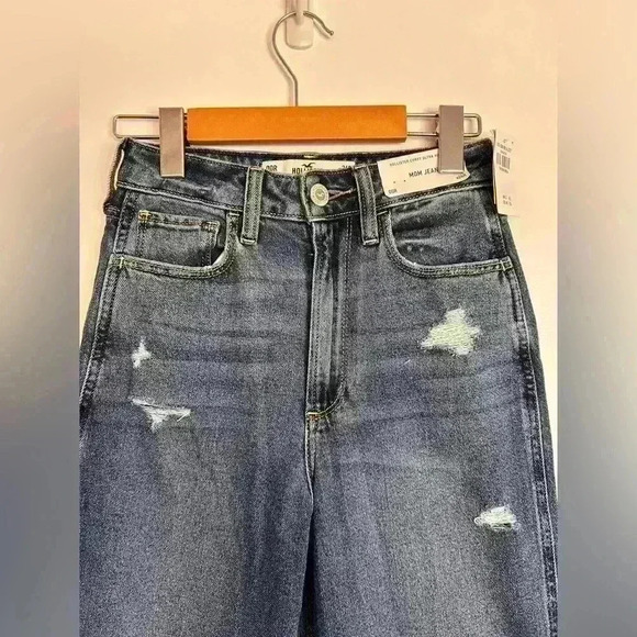 BNWT Hollister Curvy Ultra  High Rise Mom Jeans Size 00R - Picture 5 of 15